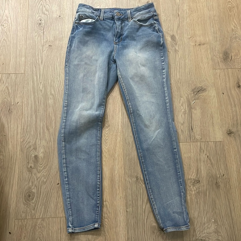 Time and tru high rise skinny jeans light blue size 4